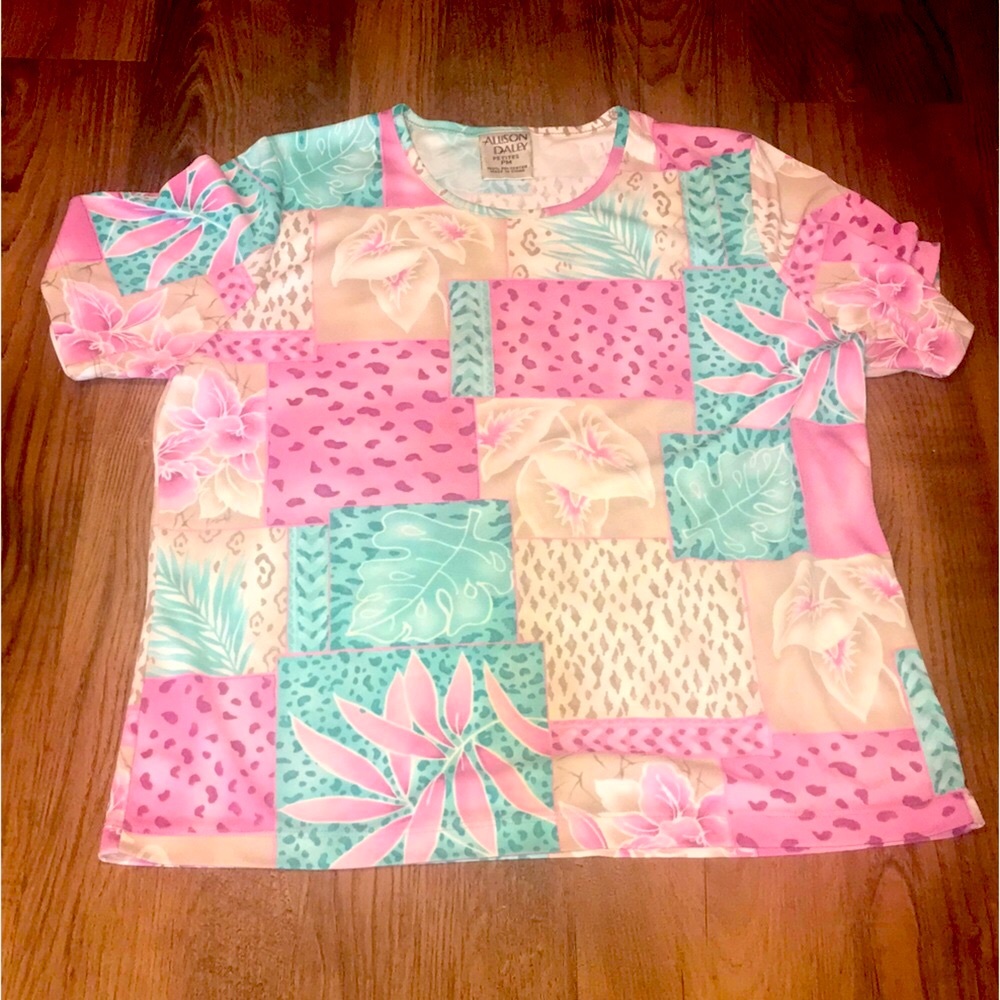 Beautiful colors!!! Allison Daley TOP medium Floral Patchwork S Sleeve Pink Aqua
